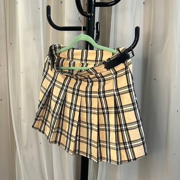 Pleated Skirt - Picture 1 of 4